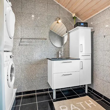 Amazing In Juelsminde With Kitchen Sonderby (Midtjylland)